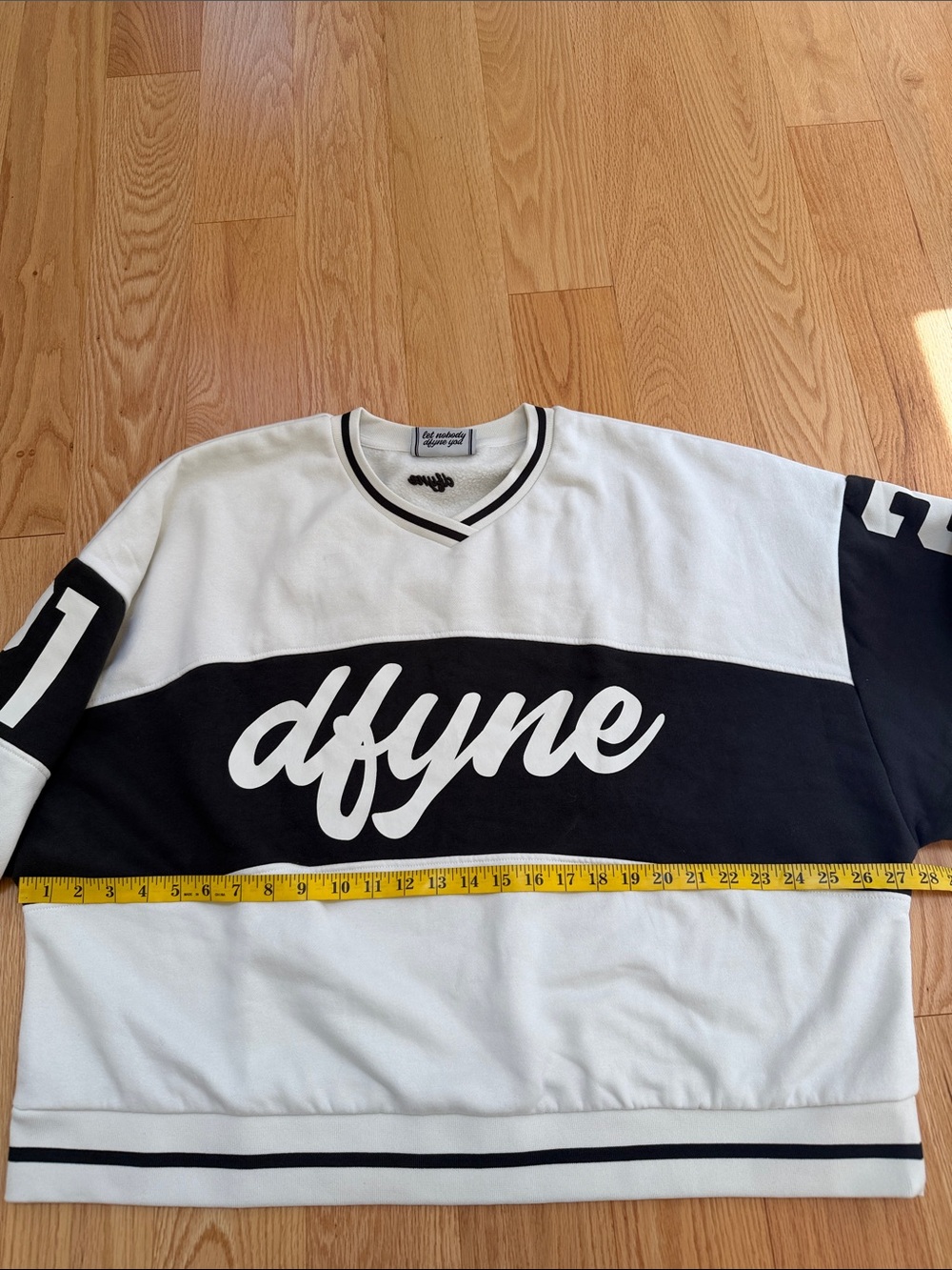 Dfyne 4 th birthday collection XL unisex fleece lined sweatshirt. - Picture 9 of 12